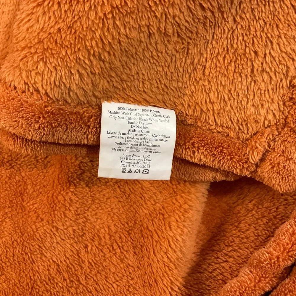 Texas Longhorns Blanket Bundle - Throw Blanket, Nike Beanie & Banner Flag